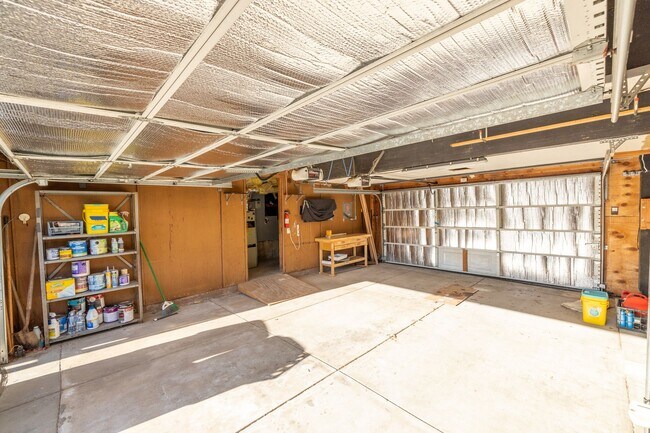 Building Photo - Beautiful 3 bedroom home with Castro Valle...