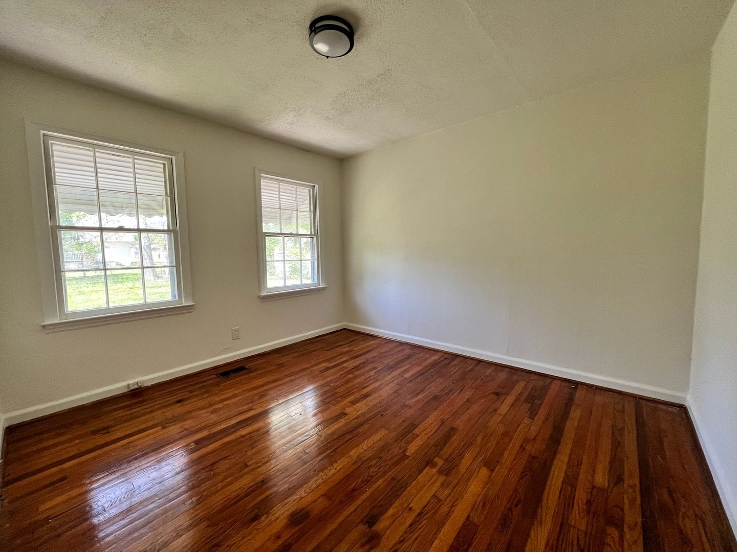 Building Photo - 1407 S Moore Rd