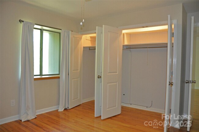 Building Photo - 305 Grady Ave