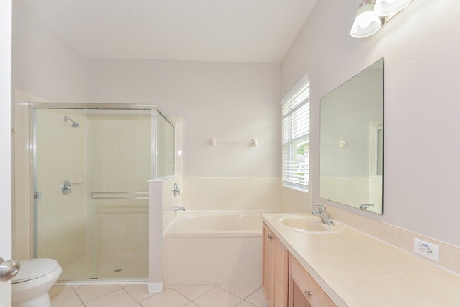 Building Photo - 10109 Granite Bay Dr
