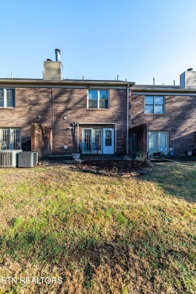 Building Photo - 136 Durwood Rd