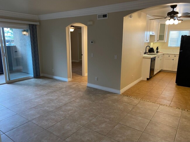 Building Photo - Beautiful Remodeled 1 Bedroom/1 Bath Lower Level Condo in Oceanside