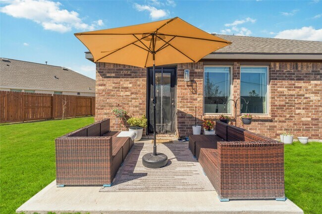 Building Photo - 30843 Boxwood Dr