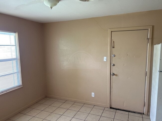 Building Photo - 704 Jefferies, Killeen