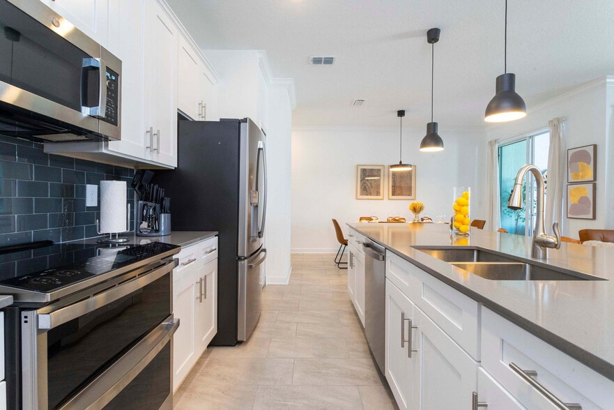 Building Photo - 4379 Scene Ln