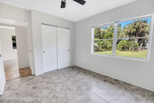 Building Photo - 644 Nida Dr