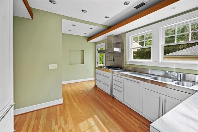 Building Photo - 60 26th St NW