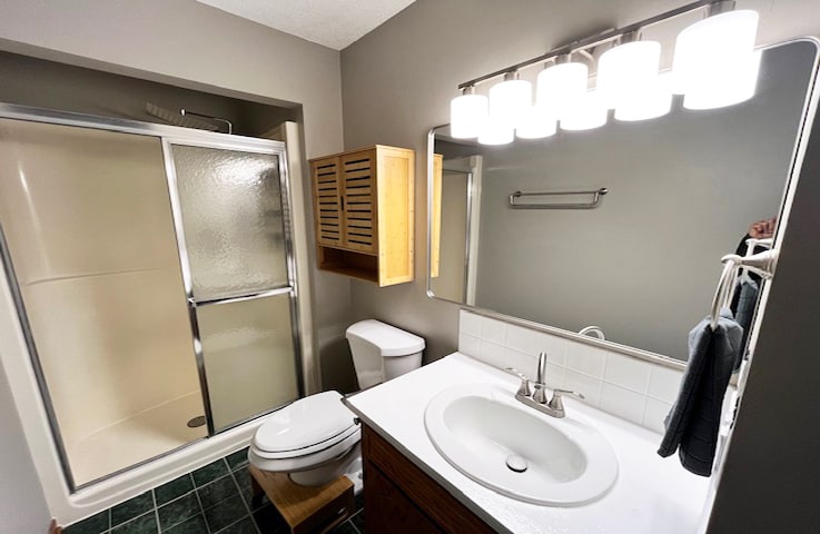 Building Photo - 3879 Polk St NE