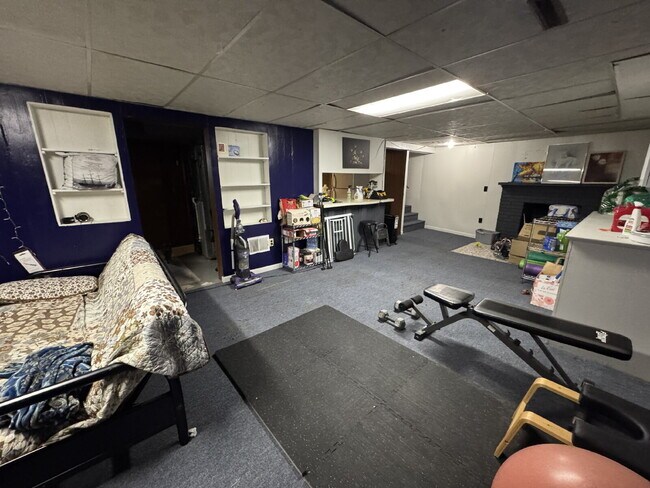 Building Photo - Charming 3-Bed Home with Finished Basement and huge backyard.