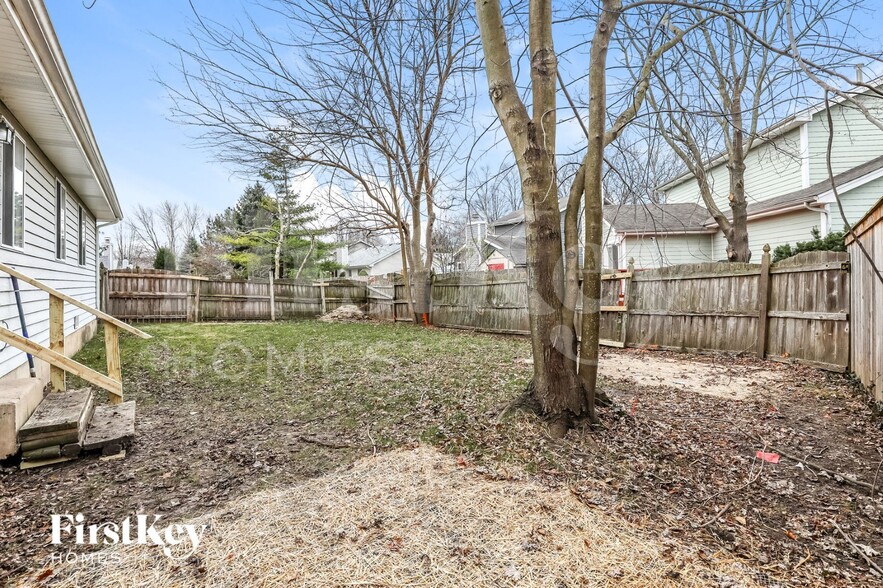 Building Photo - 1405 Middlebury Dr