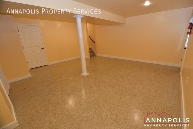 Building Photo - 110A Sabrina Ln