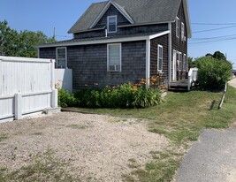 Building Photo - 696 Matunuck Beach Rd