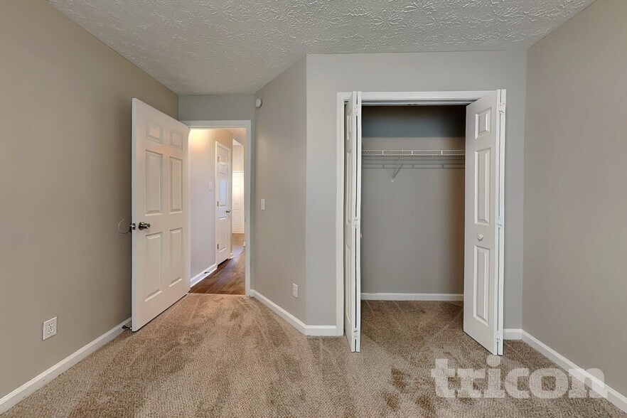 Building Photo - 2473 Insdale Trce NW