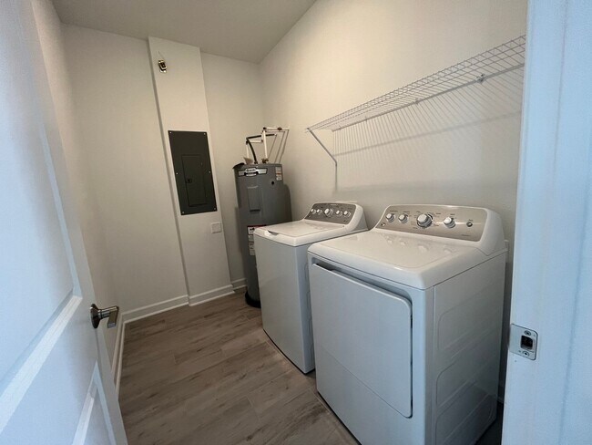 Building Photo - Townhome in Bridgewalk