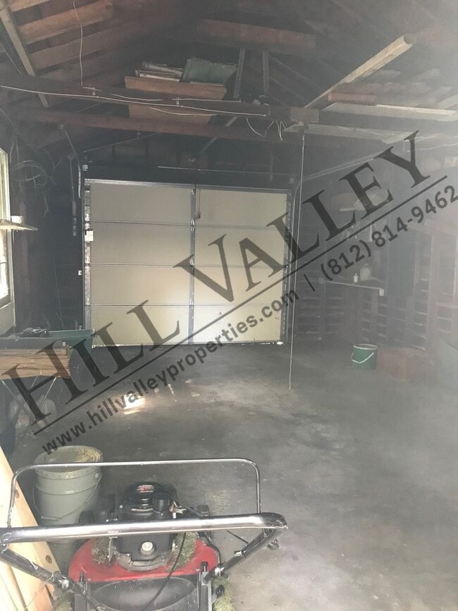 Building Photo - Three bedroom, 1 1/2 bath - East
