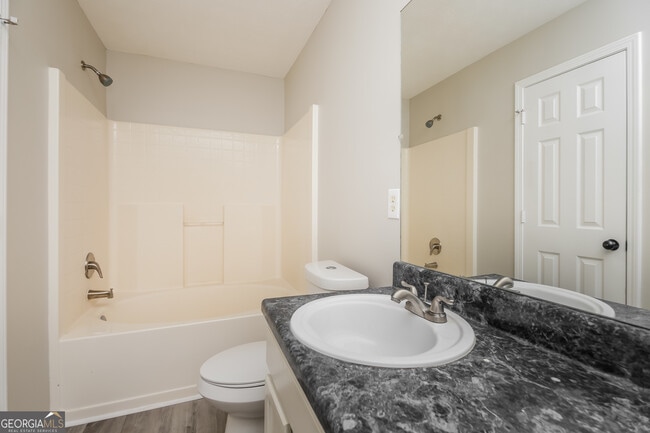 Building Photo - 34 Woodwind Dr