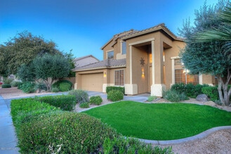 Building Photo - 553 N Kimberlee Way