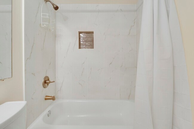 Building Photo - 2703 SW Matheson Ave