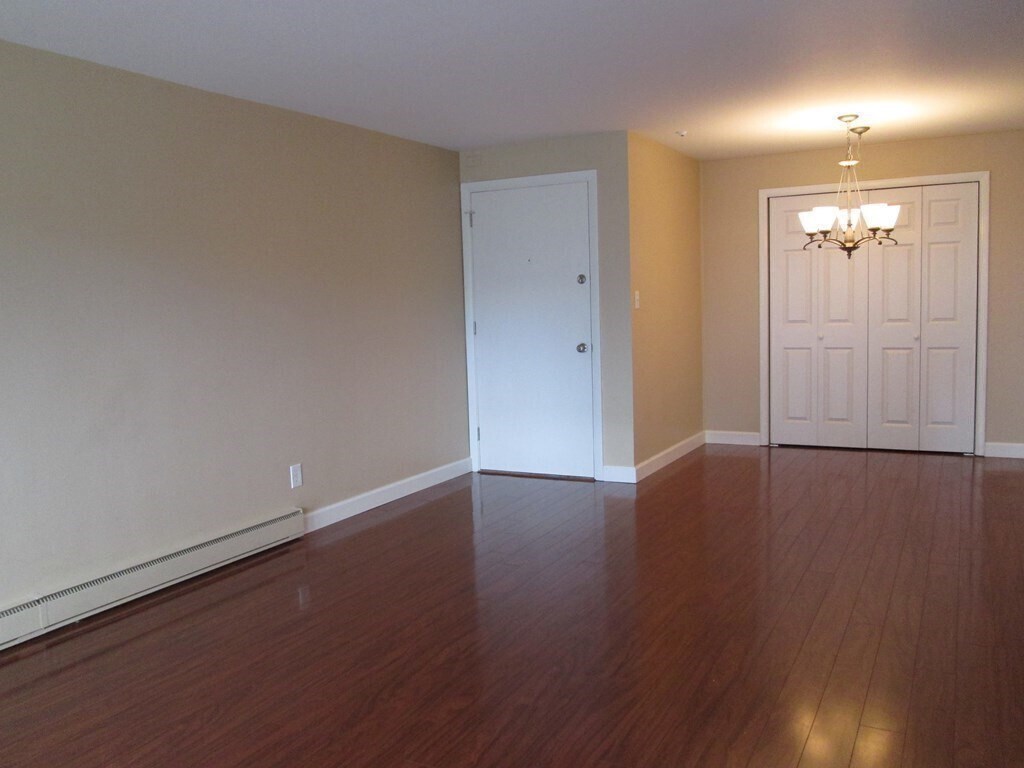 Building Photo - 53 Melrose St