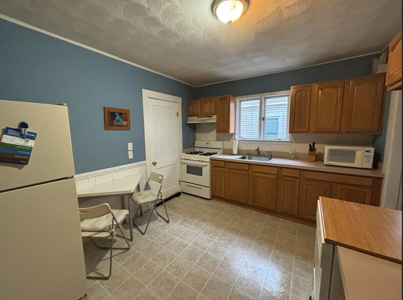 Primary Photo - 17 Stanley Ave