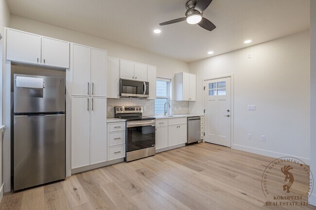 Building Photo - 915 Caledonia Ct