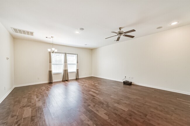 Building Photo - 5305 Avenue J