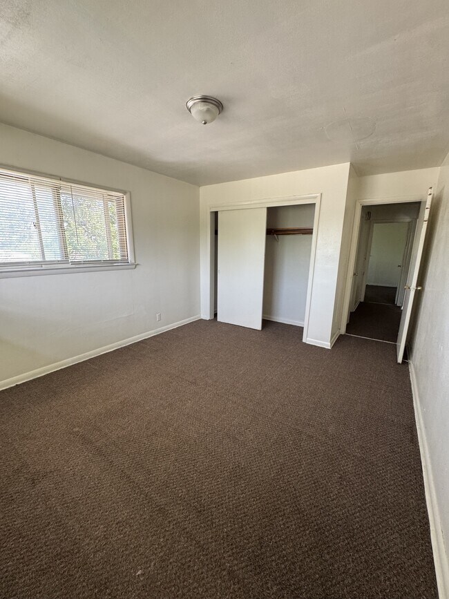 Building Photo - 6426 N 87th St