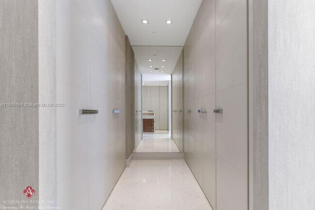 Building Photo - 17749 Collins Ave