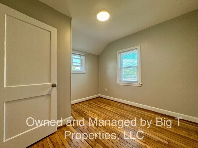 Building Photo - 98 Garfield Ave
