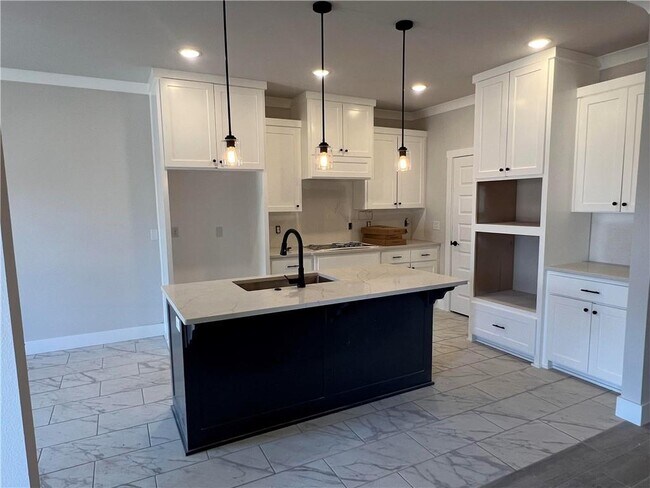 Building Photo - 6906 SW Basswood Ave