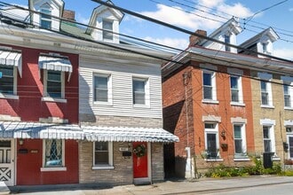 Building Photo - Fully Furnished 3 Bedroom Townhome in Central Lawrenceville