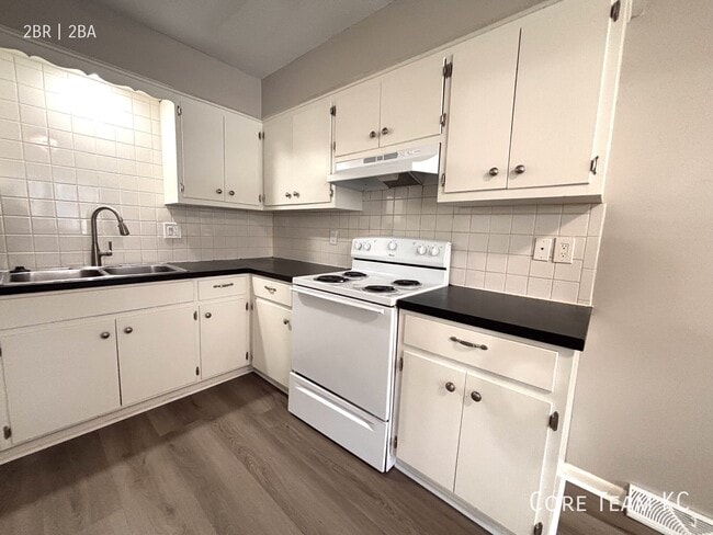 Building Photo - 4723 Mercier St