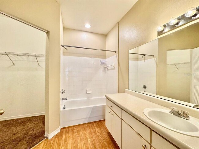 Building Photo - 10440 White Lake Ct