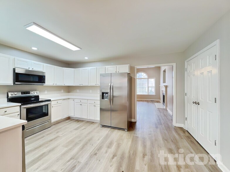 Building Photo - 125 Torrington Ave