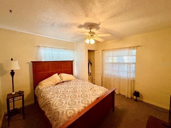 Building Photo - 524 E Lime St