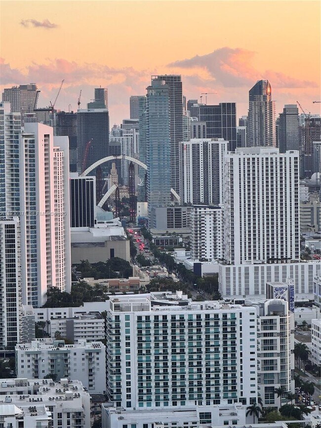 Building Photo - 501 NE 31st St