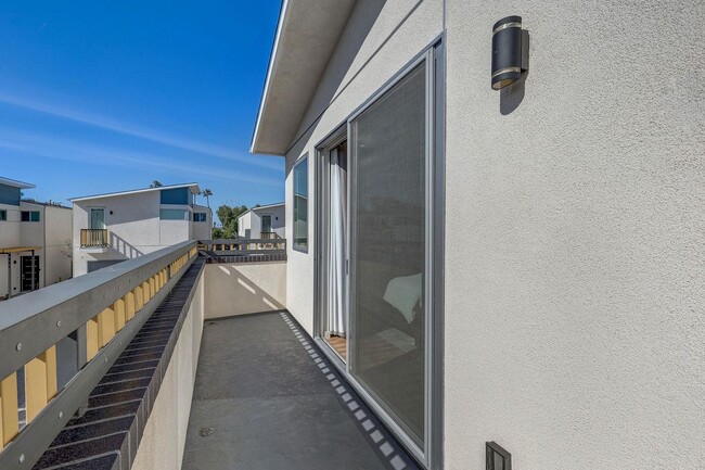 Building Photo - Available Modern Long Term Unfurnished home in Imperial Beach!
