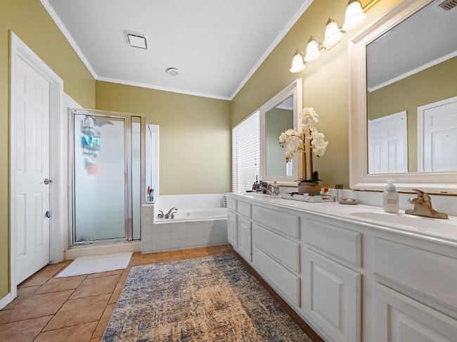 Building Photo - Welcome to Bay Glen!