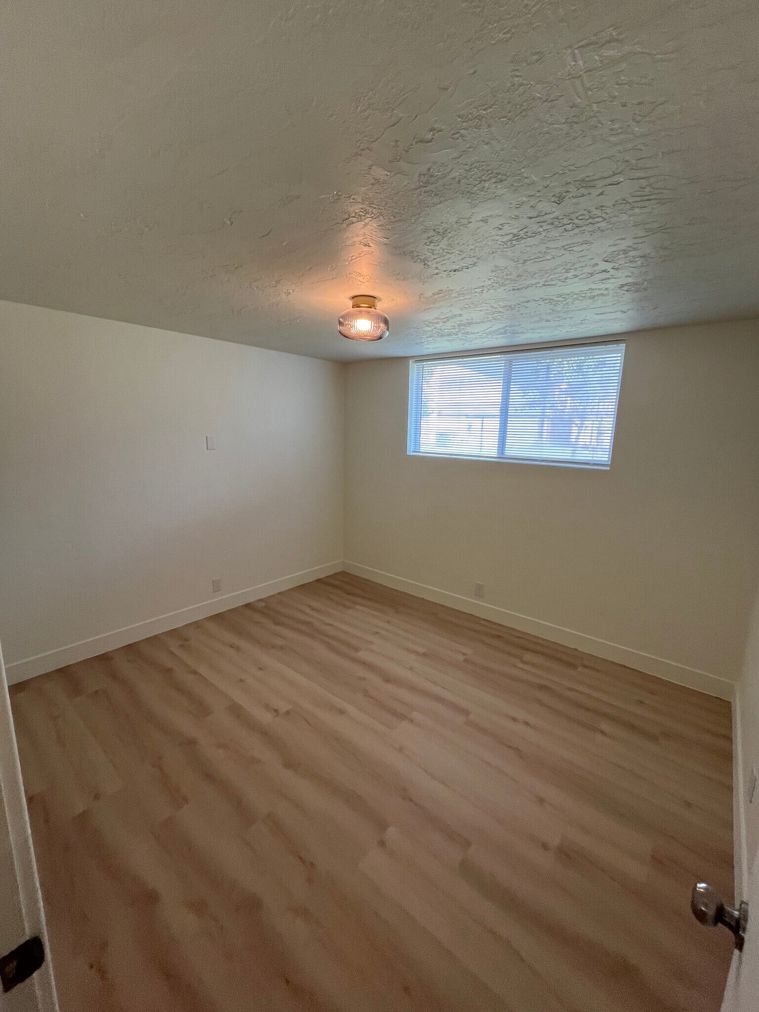 Building Photo - 727 E 600 S