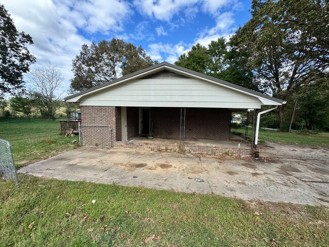 Building Photo - (Currently working on the property) 3/2 in...