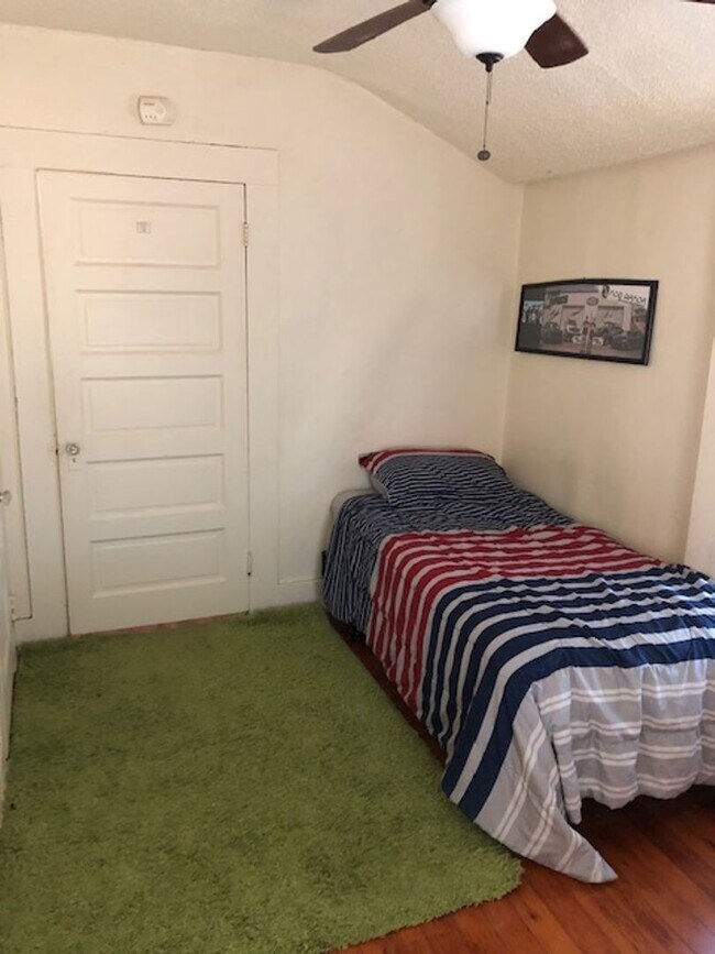 Building Photo - Jeffrey and Foothill Properties