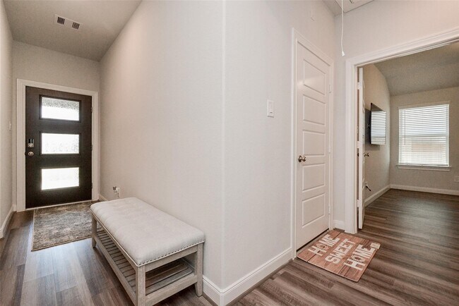 Building Photo - 4431 Silvergrass Ln