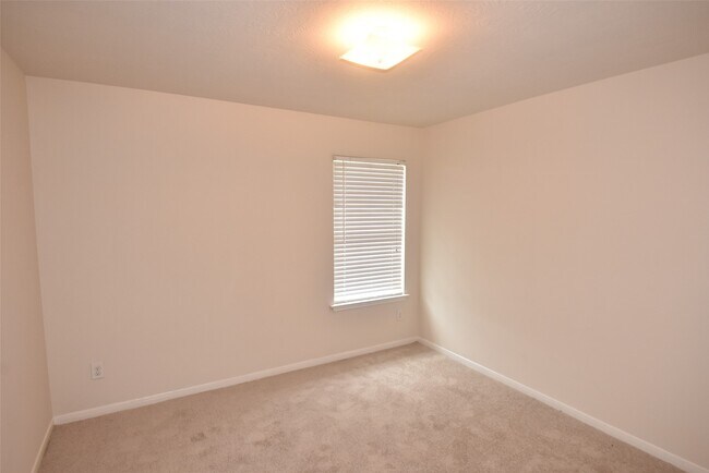 Building Photo - 1035 Junction Ct