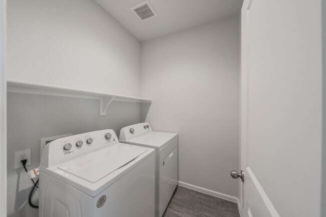 Building Photo - 8637 Centerboard Ln