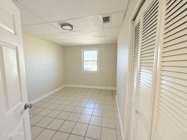 Building Photo - 808 Forestdale Ave