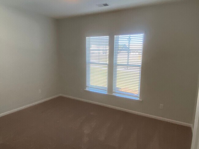 Building Photo - Spacious 4 Bedroom - great location in Pooler, Ga!!