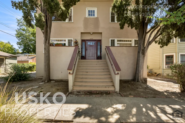 Building Photo - 1717 26th St