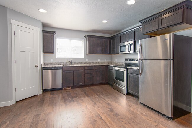 Kitchen - Herriman Townhomes - FC