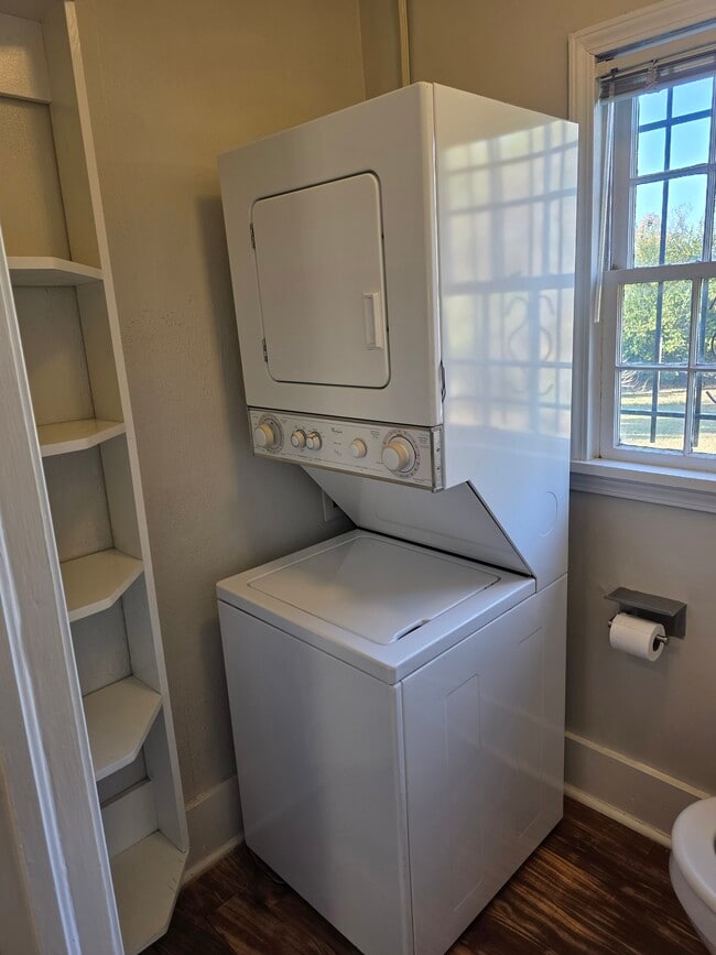 Building Photo - 2529 Napier Ave