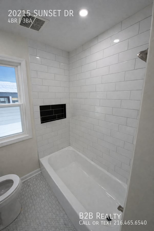 Building Photo - 20215 Sunset Dr